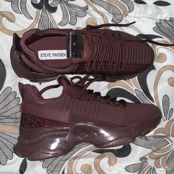 Steve Madden Sneakers - Picture 3 of 3